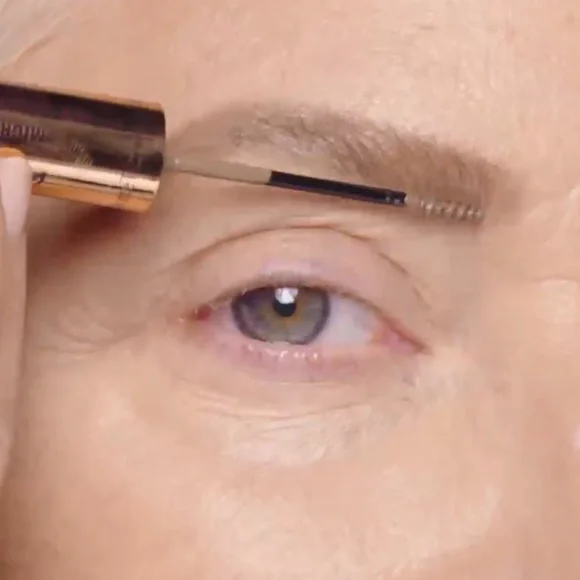 NWT Charlotte Tilbury LEGENDARY BROWS Fair Brow Taupe 0.04 oz Full Size - Picture 2 of 8